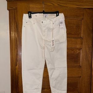 White skinny jeans